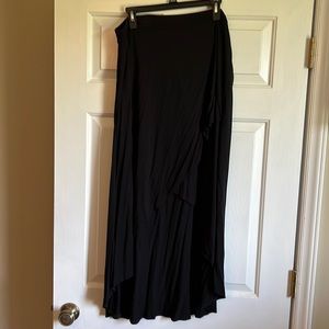 Black high low stretchy skirt